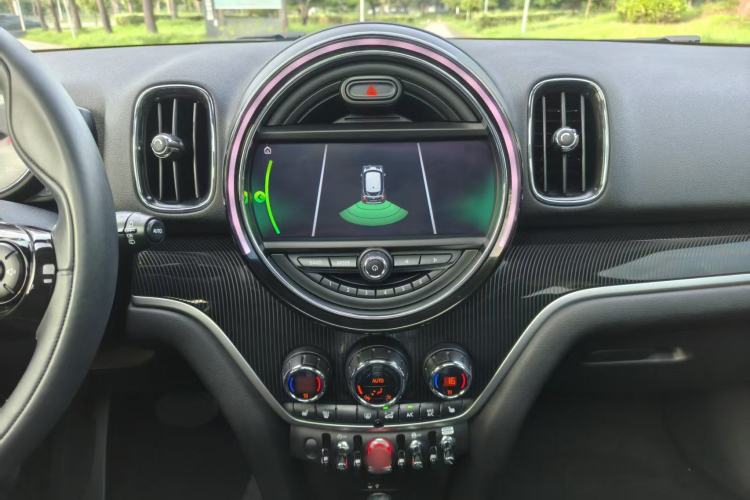 Used MINI Countryman 2019 1.5T COOPER ALL4 Artist Weekend Travel Edition Audio And AC Panel