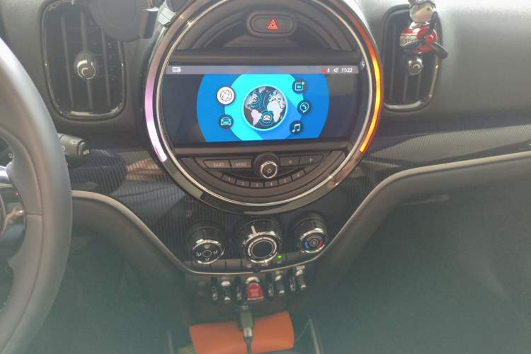 Used MINI Countryman 2019 1.5T COOPER Artist Weekend Travel Edition Audio And AC Panel