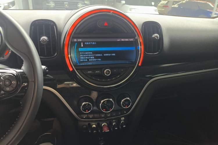 Used MINI Countryman 2019 1.5T COOPER Artist Weekend Travel Edition Audio And AC Panel