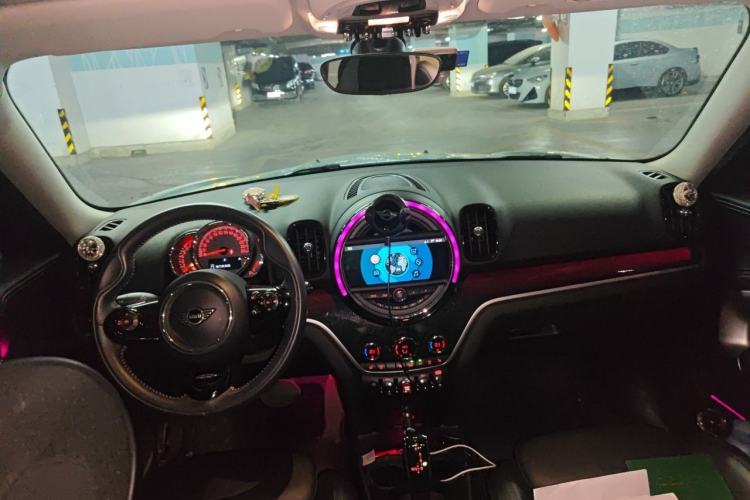 Used MINI Countryman 2019 1.5T COOPER Artist Weekend Travel Edition Center Console