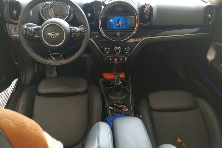 Used MINI Countryman 2019 1.5T COOPER Artist Weekend Travel Edition Center Console