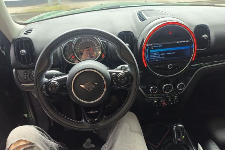 Used MINI Countryman 2019 1.5T COOPER Artist Weekend Travel Edition Center Console