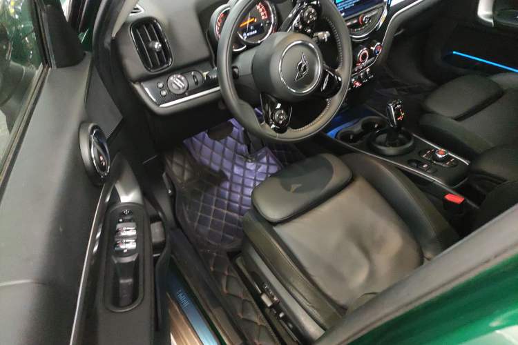 Used MINI Countryman 2019 1.5T COOPER ALL4 Artist Weekend Travel Edition Driver Seat