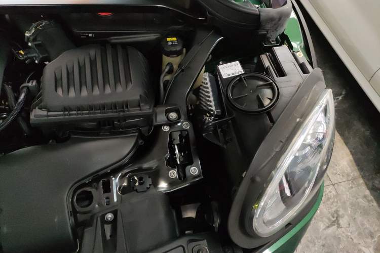 Used MINI Countryman 2019 1.5T COOPER ALL4 Artist Weekend Travel Edition Engine Bay Left