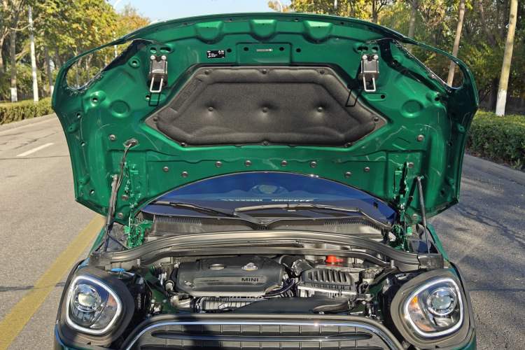 Used MINI Countryman 2019 1.5T COOPER Artist Weekend Travel Edition Engine Bay