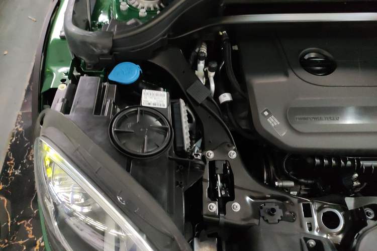 Used MINI Countryman 2019 1.5T COOPER ALL4 Artist Weekend Travel Edition Engine Bay Right