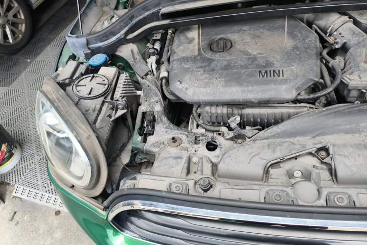 Used MINI Countryman 2019 1.5T COOPER Artist Weekend Travel Edition Engine Bay Right