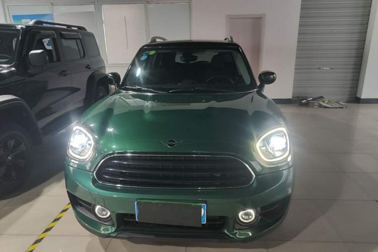 Used MINI Countryman 2019 1.5T COOPER ALL4 Artist Weekend Travel Edition Front