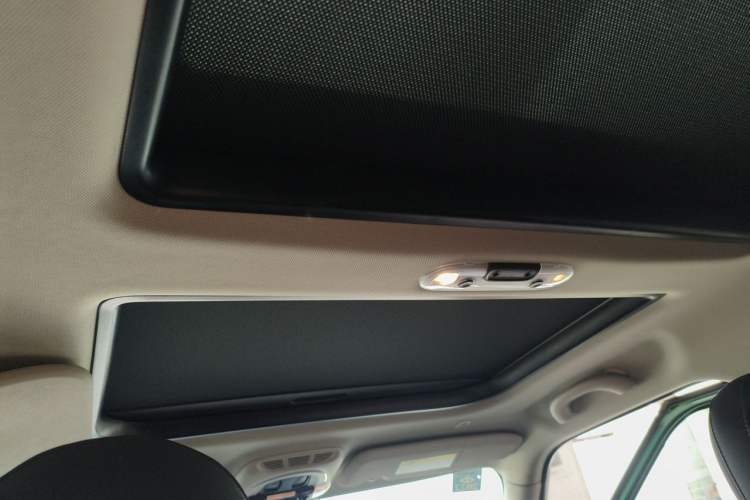 Used MINI Countryman 2019 1.5T COOPER Artist Weekend Travel Edition Headliner