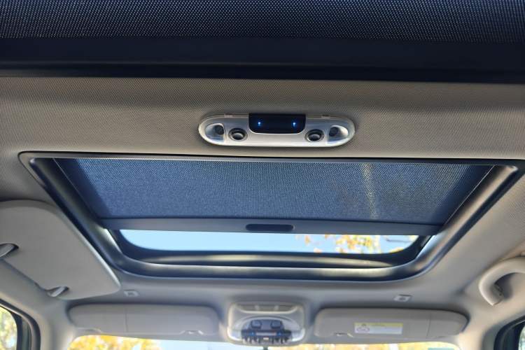 Used MINI Countryman 2019 1.5T COOPER Artist Weekend Travel Edition Headliner