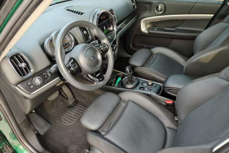Used MINI Countryman 2019 1.5T COOPER ALL4 Artist Weekend Travel Edition Interior 1