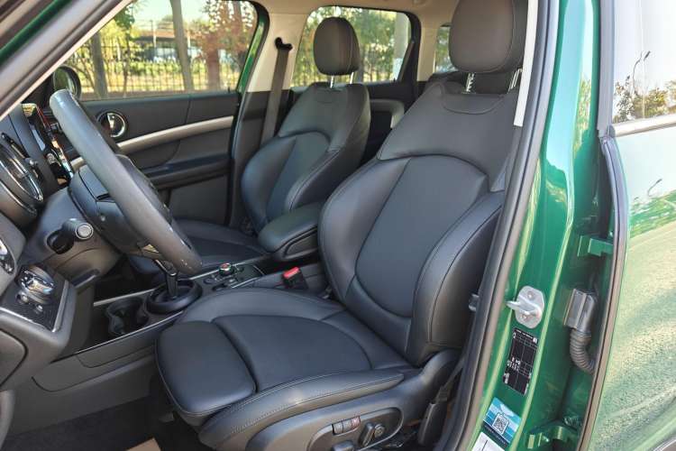 Used MINI Countryman 2019 1.5T COOPER Artist Weekend Travel Edition Left Front Seat