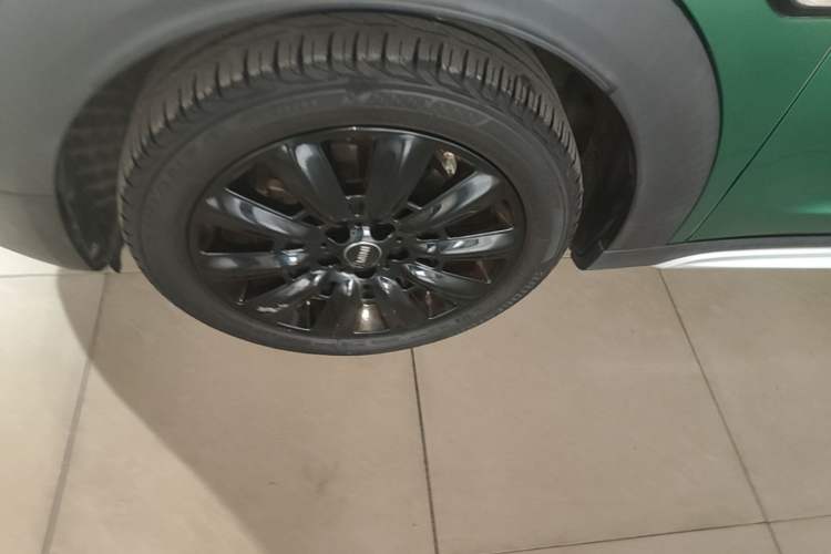 Used MINI Countryman 2019 1.5T COOPER ALL4 Artist Weekend Travel Edition Left Front Wheel Hub