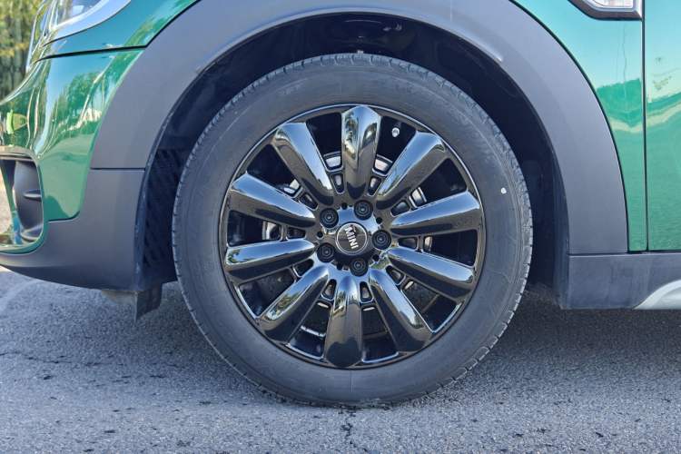 Used MINI Countryman 2019 1.5T COOPER Artist Weekend Travel Edition Left Front Wheel Hub