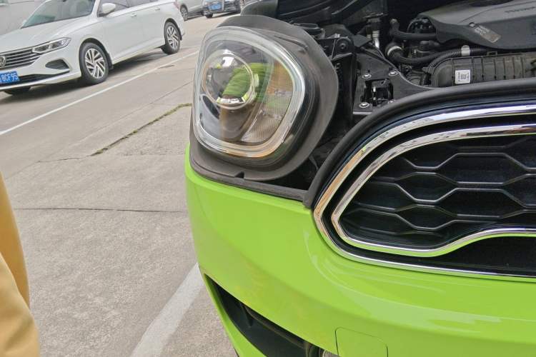 Used MINI Countryman 2019 2.0T COOPER S ALL4 Classic Edition Right Front Headlight