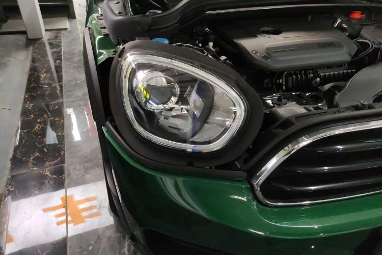 Used MINI Countryman 2019 1.5T COOPER ALL4 Artist Weekend Travel Edition Right Front Headlight