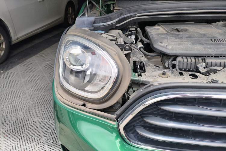 Used MINI Countryman 2019 1.5T COOPER Artist Weekend Travel Edition Right Front Headlight