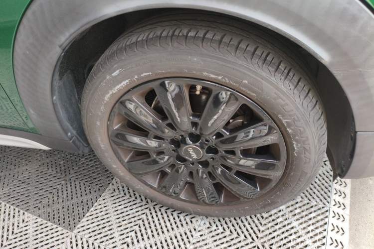 Used MINI Countryman 2019 1.5T COOPER Artist Weekend Travel Edition Right Front Wheel Hub
