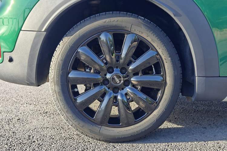 Used MINI Countryman 2019 1.5T COOPER Artist Weekend Travel Edition Right Rear Wheel Hub