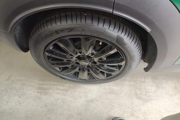 Used MINI Countryman 2019 1.5T COOPER Artist Weekend Travel Edition Right Rear Wheel Hub