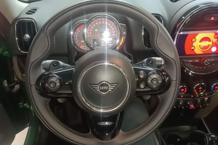 Used MINI Countryman 2019 2.0T COOPER S ALL4 Artist Steering Wheel
