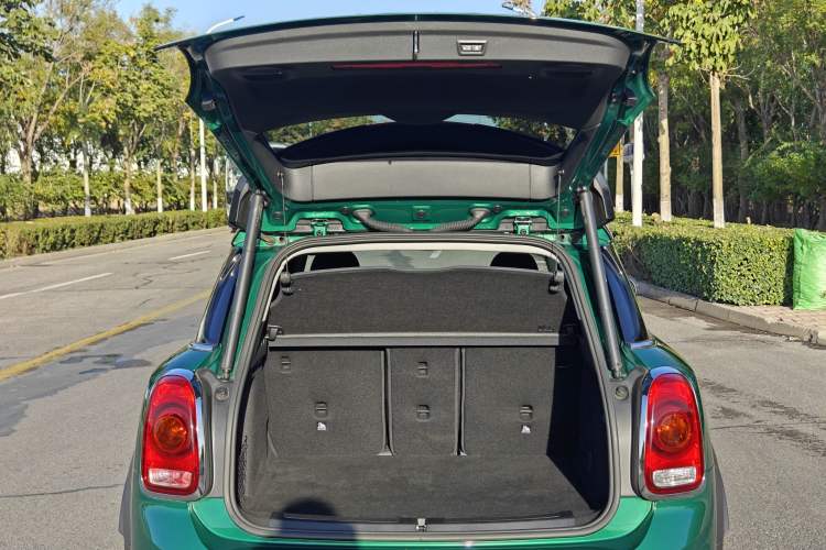 Used MINI Countryman 2019 1.5T COOPER Artist Weekend Travel Edition Trunk
