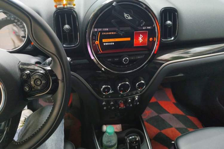Used MINI Countryman 2019 1.5T COOPER Artist Weekend Travel Edition Audio And AC Panel