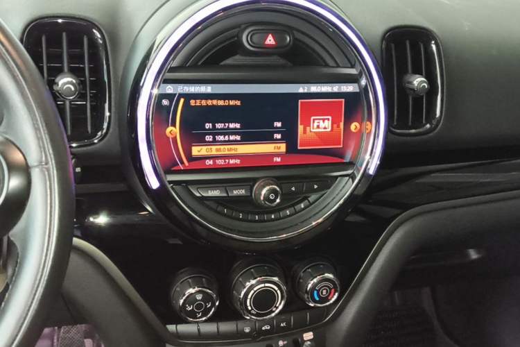 Used MINI Countryman 2019 1.5T COOPER ALL4 Classic Weekend Travel Edition Audio And AC Panel