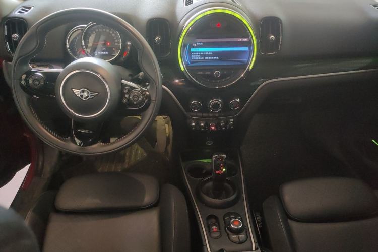 Used MINI Countryman 2019 1.5T COOPER ALL4 Artist Weekend Travel Edition Center Console