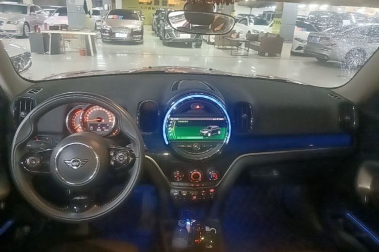 Used MINI Countryman 2019 1.5T COOPER ALL4 Artist Weekend Travel Edition Center Console