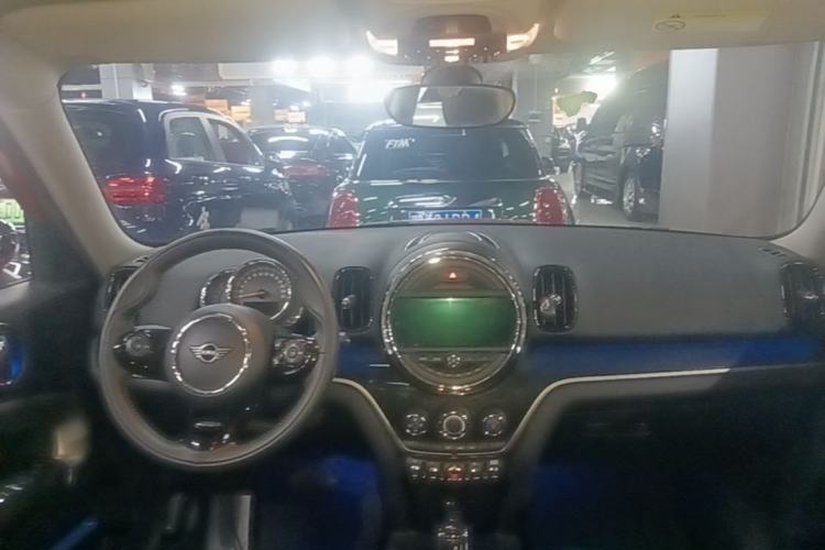Used MINI Countryman 2019 1.5T COOPER ALL4 Artist Weekend Travel Edition Center Console