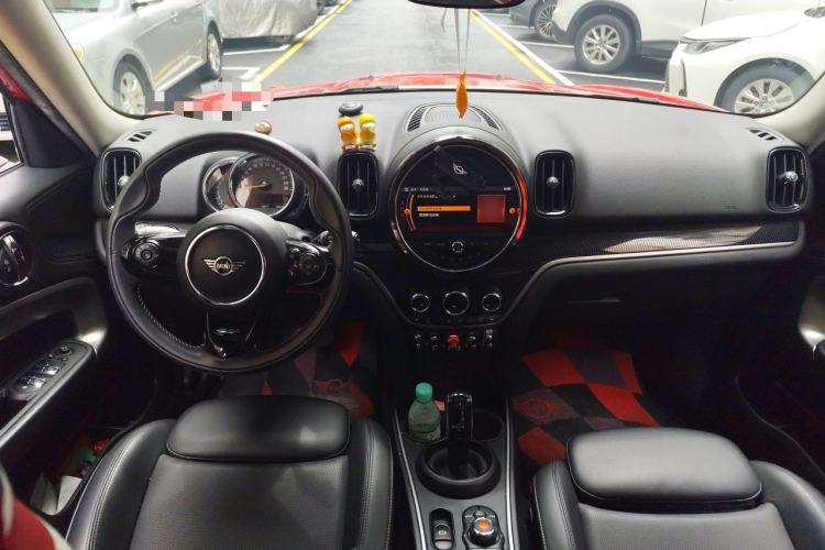 Used MINI Countryman 2019 1.5T COOPER Artist Weekend Travel Edition Center Console