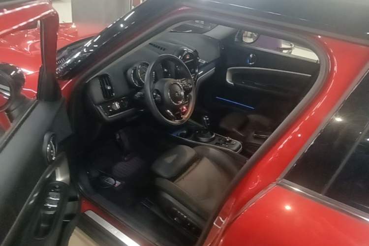 Used MINI Countryman 2019 1.5T COOPER ALL4 Artist Weekend Travel Edition Driver Seat