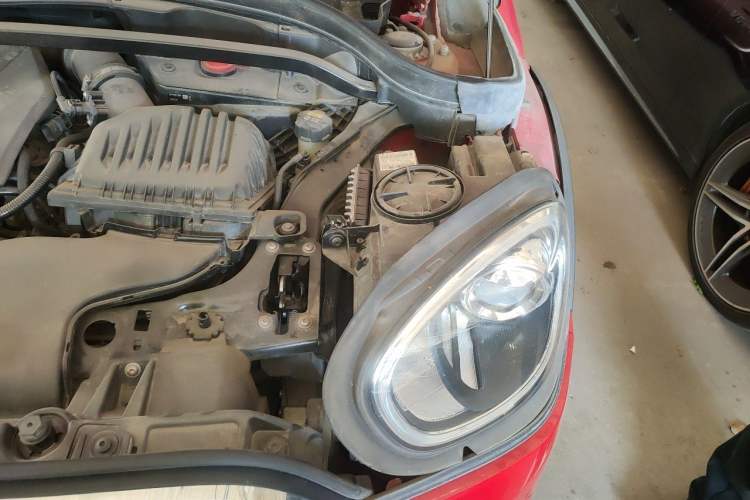 Used MINI Countryman 2019 1.5T COOPER ALL4 Artist Weekend Travel Edition Engine Bay Left