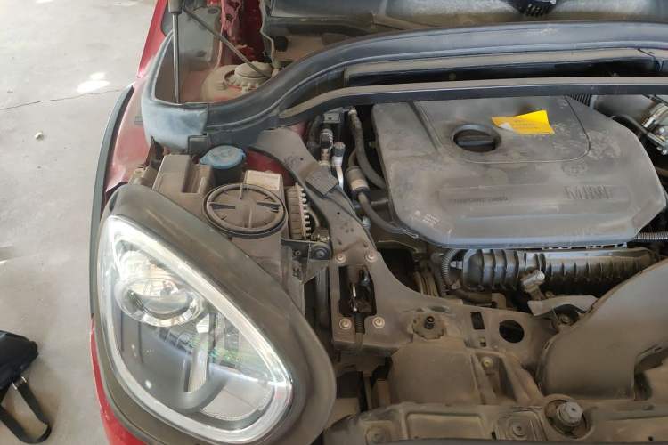 Used MINI Countryman 2019 1.5T COOPER ALL4 Artist Weekend Travel Edition Engine Bay Right