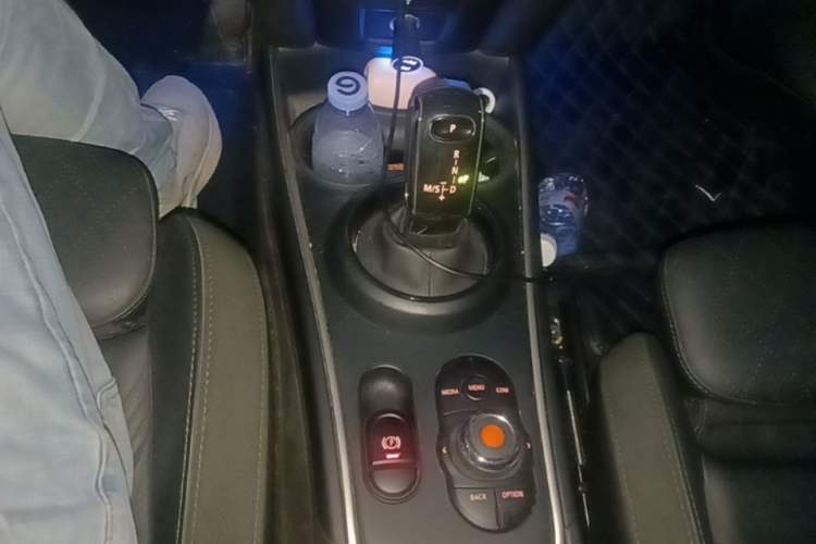 Used MINI Countryman 2019 1.5T COOPER ALL4 Artist Weekend Travel Edition Gear Lever