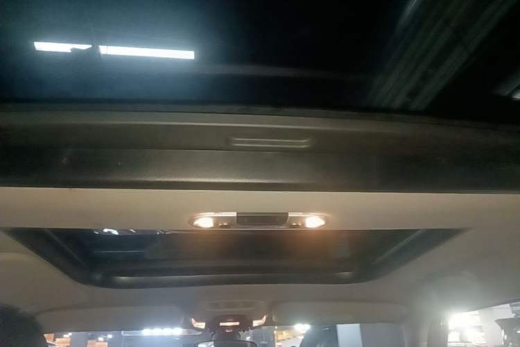 Used MINI Countryman 2019 1.5T COOPER ALL4 Artist Weekend Travel Edition Headliner