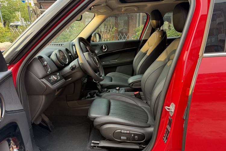Used MINI Countryman 2019 2.0T COOPER S ALL4 Classic Edition Interior 2