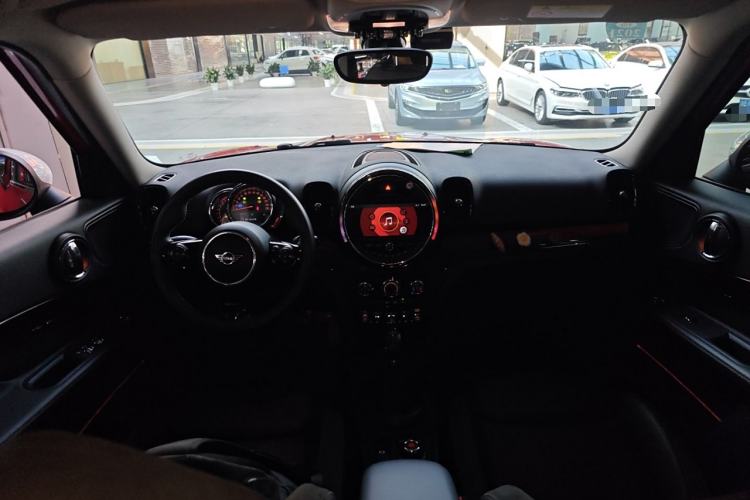 Used MINI Countryman 2019 1.5T COOPER ALL4 Artist Weekend Travel Edition Interior 2