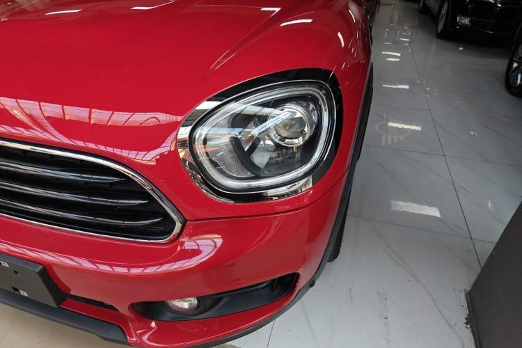 Used MINI Countryman 2019 1.5T COOPER ALL4 Artist Weekend Travel Edition Left Front Headlight