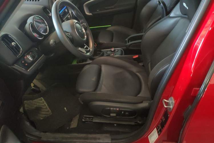 Used MINI Countryman 2019 1.5T COOPER ALL4 Artist Weekend Travel Edition Left Front Seat