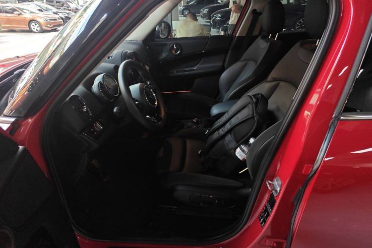 Used MINI Countryman 2019 1.5T COOPER ALL4 Artist Weekend Travel Edition Left Front Seat