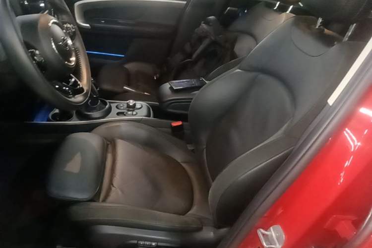 Used MINI Countryman 2019 1.5T COOPER ALL4 Artist Weekend Travel Edition Left Front Seat