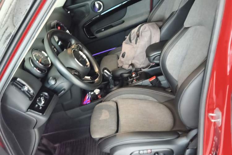Used MINI Countryman 2019 1.5T COOPER ALL4 Classic Weekend Travel Edition Left Front Seat