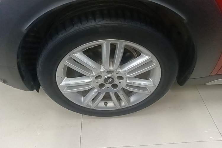 Used MINI Countryman 2019 1.5T COOPER ALL4 Artist Weekend Travel Edition Left Front Wheel Hub