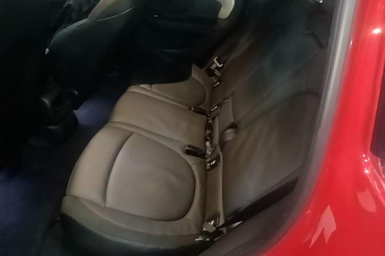 Used MINI Countryman 2019 1.5T COOPER ALL4 Artist Weekend Travel Edition Left Rear Seat