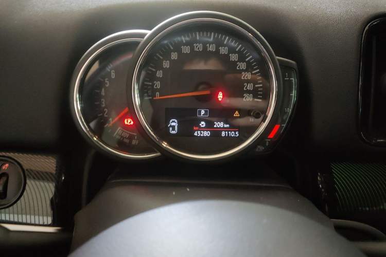Used MINI Countryman 2019 1.5T COOPER ALL4 Artist Weekend Travel Edition Odometer Close Up