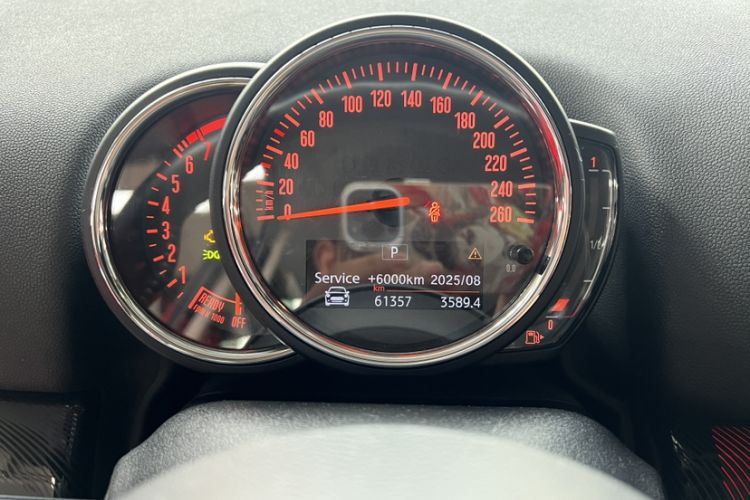 Used MINI Countryman 2019 1.5T COOPER ALL4 Artist Weekend Travel Edition Odometer Close Up