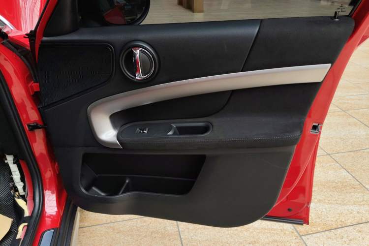 Used MINI Countryman 2019 2.0T COOPER S ALL4 Artist Right Front Door Interior