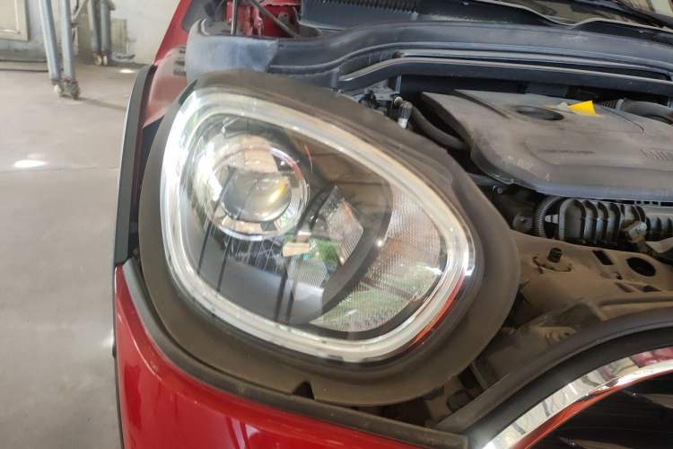 Used MINI Countryman 2019 1.5T COOPER ALL4 Artist Weekend Travel Edition Right Front Headlight